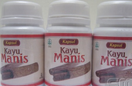 Kayu manis dapat menurunkan kadar gula darah sehingga dibuat menjadi produk obat-obatan herbal sebagai obat diabetes.