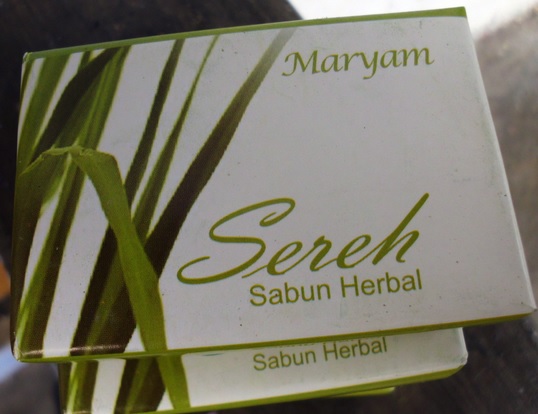 Salah satu contoh produk hasil olahan daun sereh yang berkhasiat merawat kulit wajah.