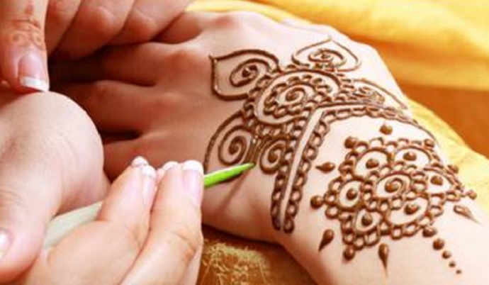 Saat membicarakan henna tentunya kata yang terlintas ialah janji nikah atau program penting  Cara Membuat Henna Sendiri di Tangan dan Kaki