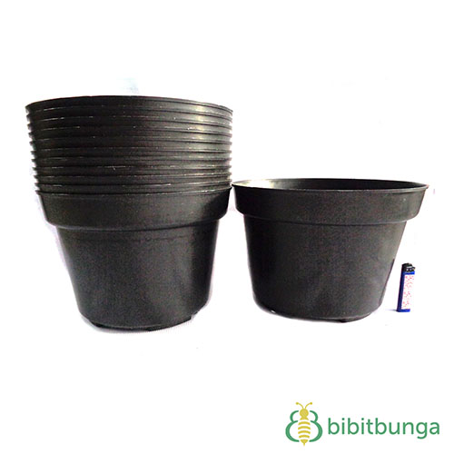 Jual Pot  Plastik  Hitam  30 cm BibitBunga com