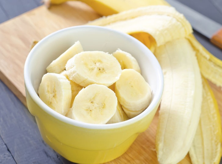 Kesan Kepada Tubuh Badan Akibat Selalu Makan Pisang Dan Pengambilan Air Suam Setiap Pagi