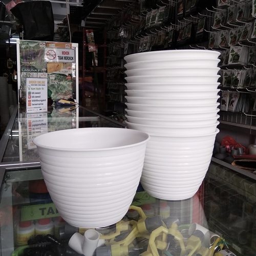 Jual Pot  Tanaman Bunga  Plastik Tawon  Putih  15 cm 
